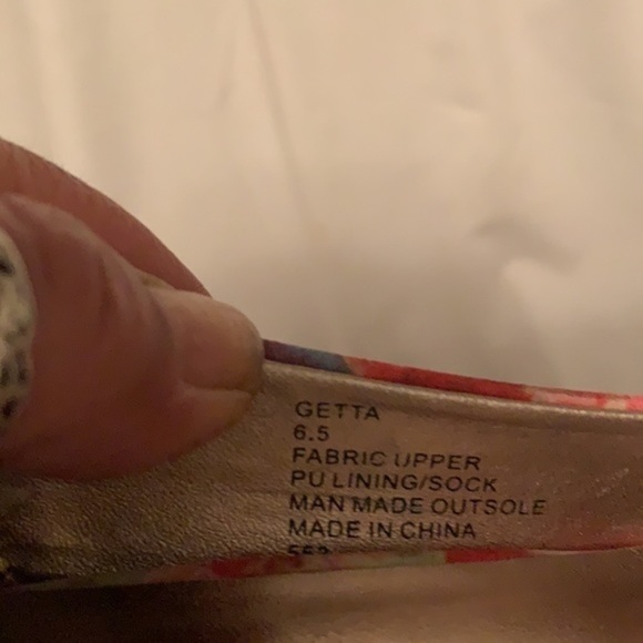 MADDEN GIRL GETTA FLORAL PUMP - Picture 8 of 11